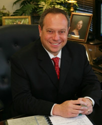 Antonio Carlos Beccari - Private Wealth Advisor, Ameriprise Financial Services, LLC