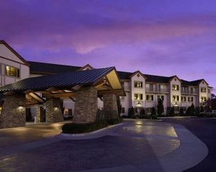 Feather Falls Casino & Lodge